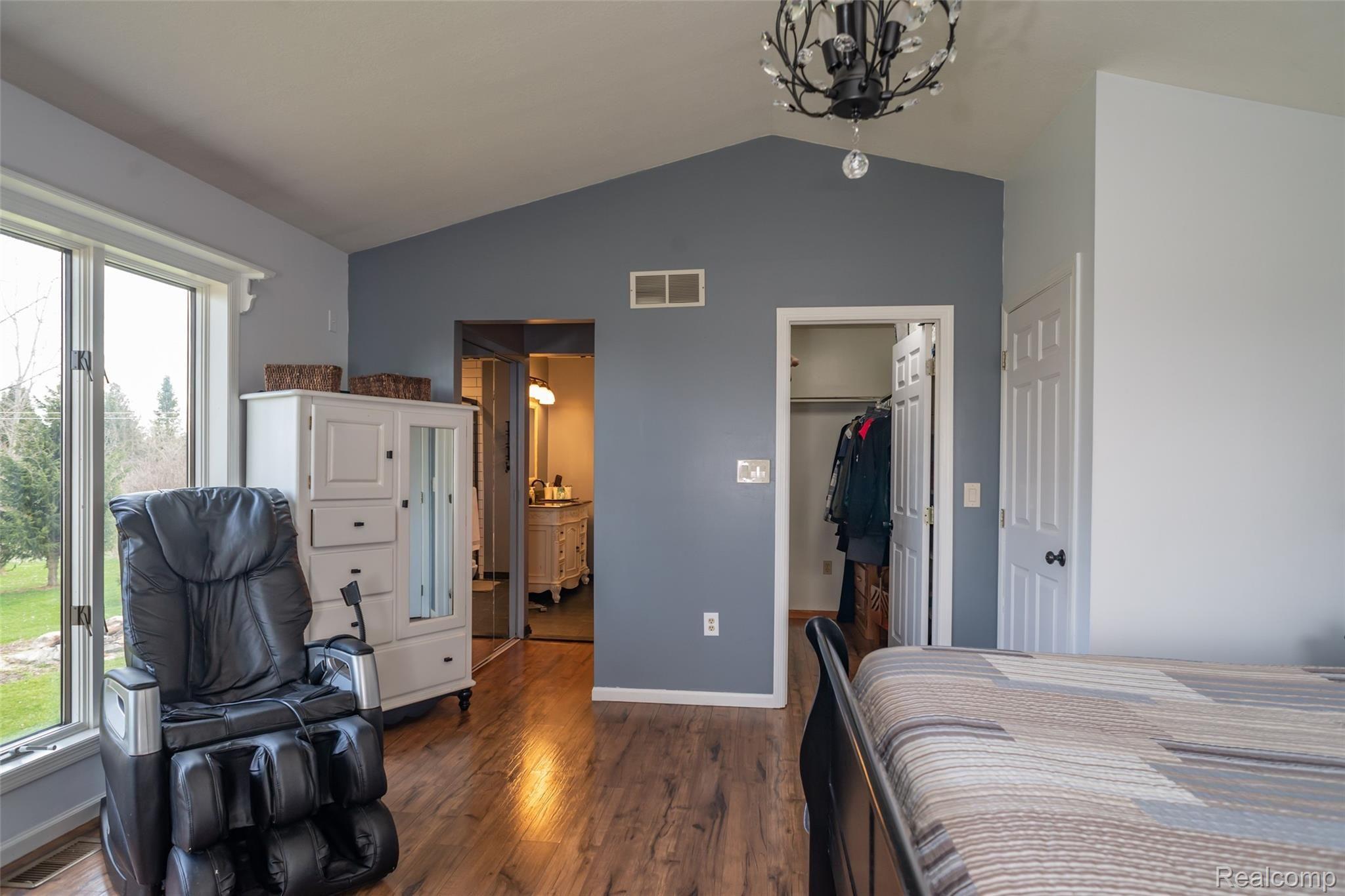 8106 West Allen Road Fowlerville, MI 48836 - Photo 10 of 20 DSC_1492.jpg