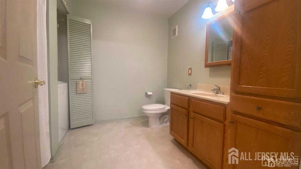 163 Liddle Avenue Edison, NJ 08837 - Photo 8 of 19