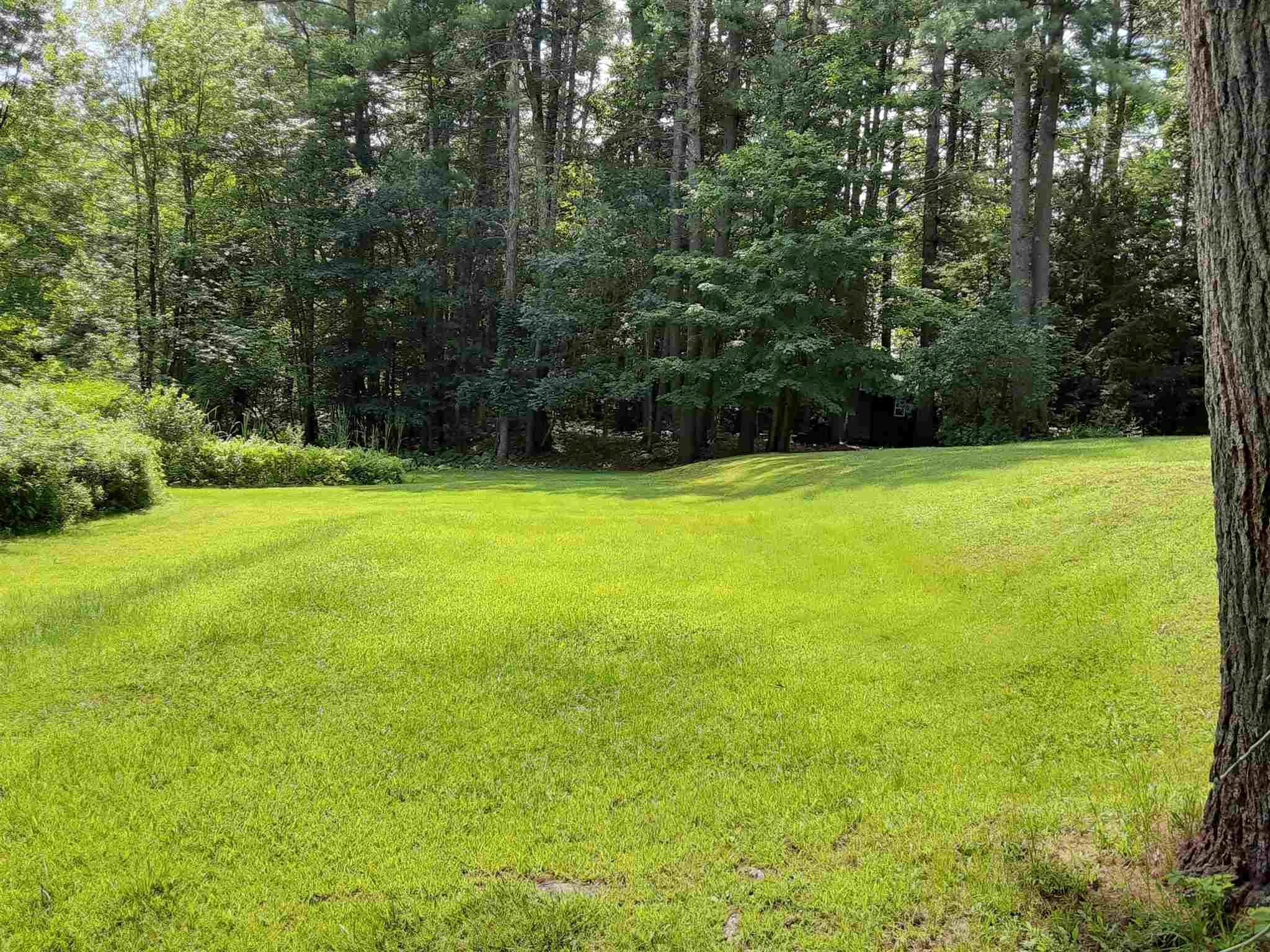 36 Clifton Road Bedford, NH 03110 - Photo 5 of 24 Gallery Image 5