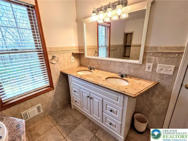 $520,000 | 465 Green Street, Lehighton, PA 18235