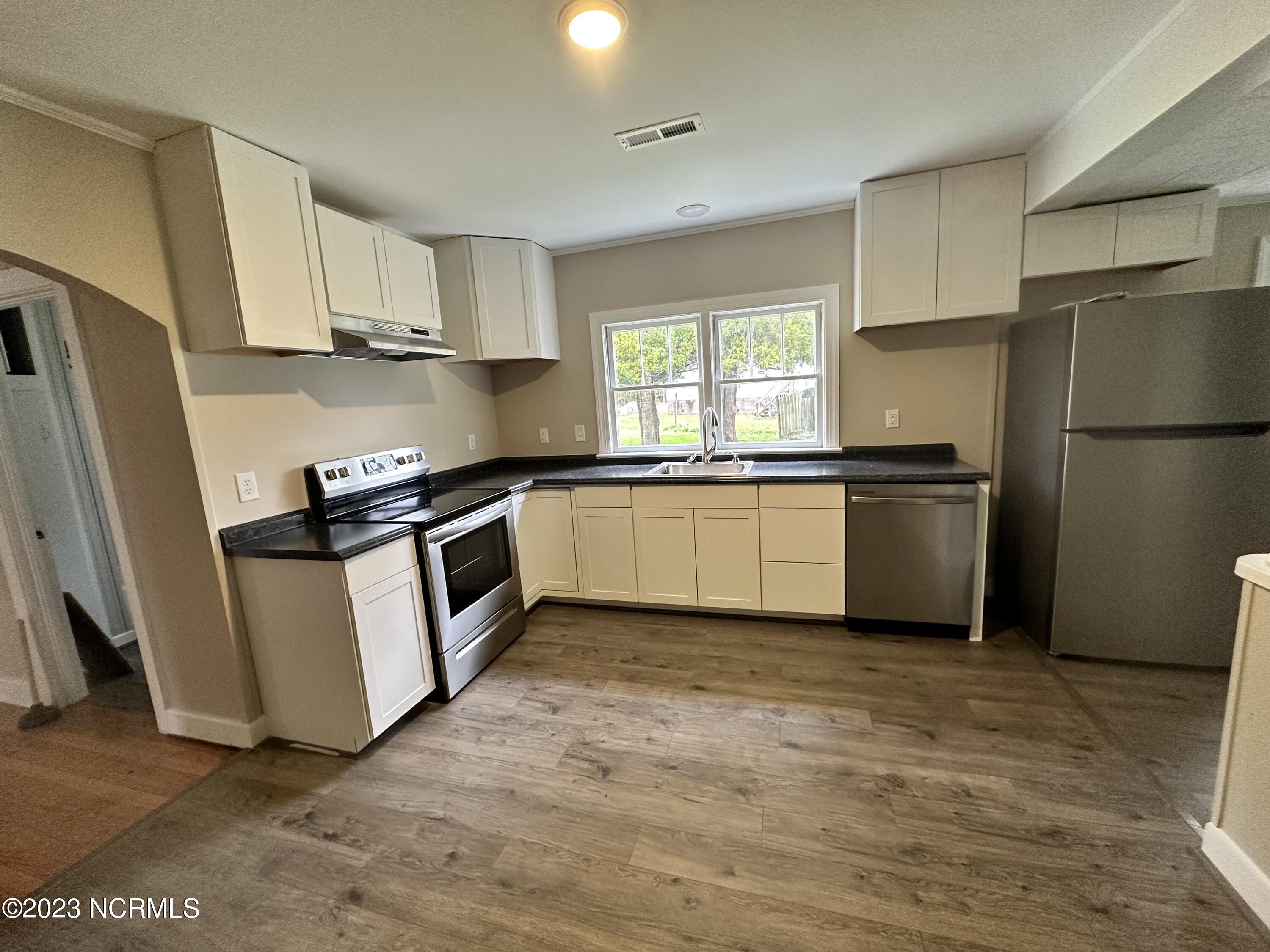 90 Cemetery Road Columbia, NC 27925 - Photo 11 of 15 Kitchen
