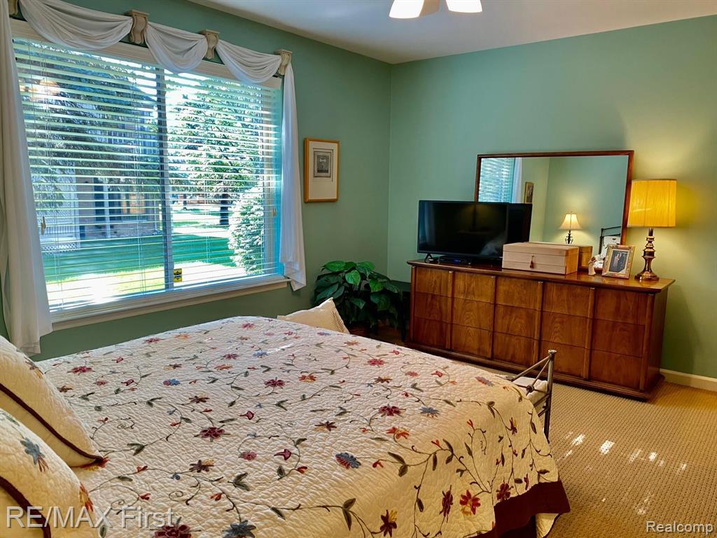 573 Tennyson Rochester Hills, MI 48307 - Photo 18 of 40
