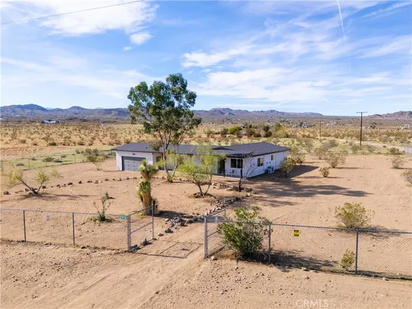 $399,900 | 2670 North Sage Avenue, Landers, CA 92285