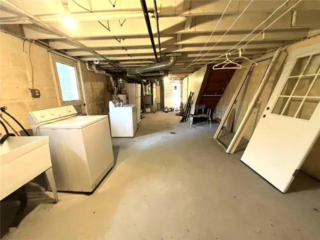 $82,000 | 735 1/2 7th Avenue, Coraopolis, PA 15108