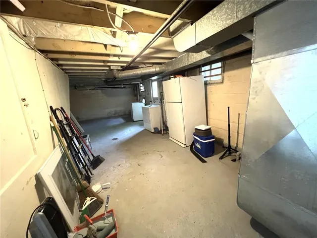 $82,000 | 735 1/2 7th Avenue, Coraopolis, PA 15108