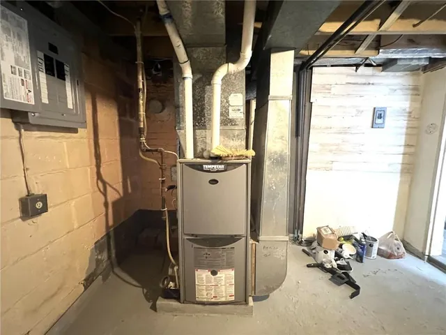 $82,000 | 735 1/2 7th Avenue, Coraopolis, PA 15108