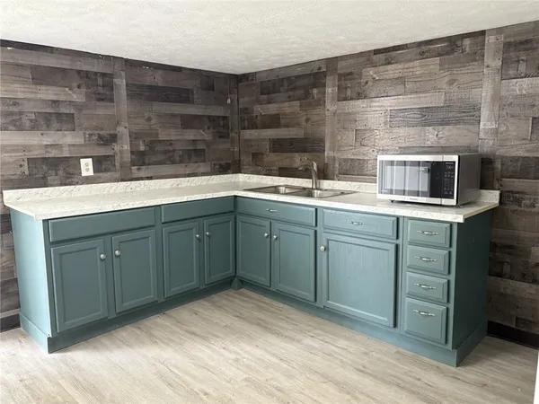 $82,000 | 735 1/2 7th Avenue, Coraopolis, PA 15108