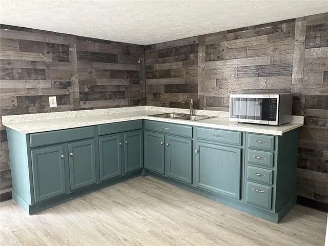 $82,000 | 735 1/2 7th Avenue, Coraopolis, PA 15108