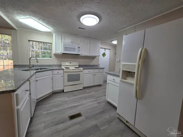 $1,200 | 8906 Figland Avenue, Pensacola, FL 32534