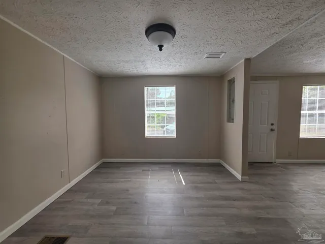 $1,200 | 8906 Figland Avenue, Pensacola, FL 32534