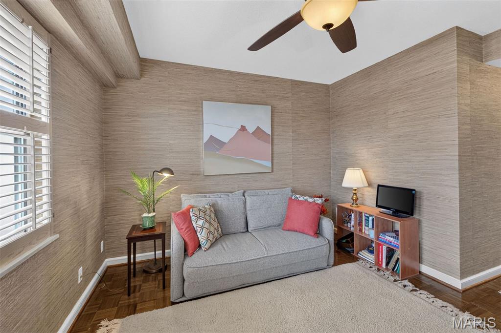 710 South Hanley Road, Unit 10A Clayton, MO 63105 - Photo 13 of 33