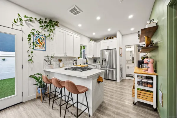 $875,000 | 1936 Howard Avenue, San Diego, CA 92104