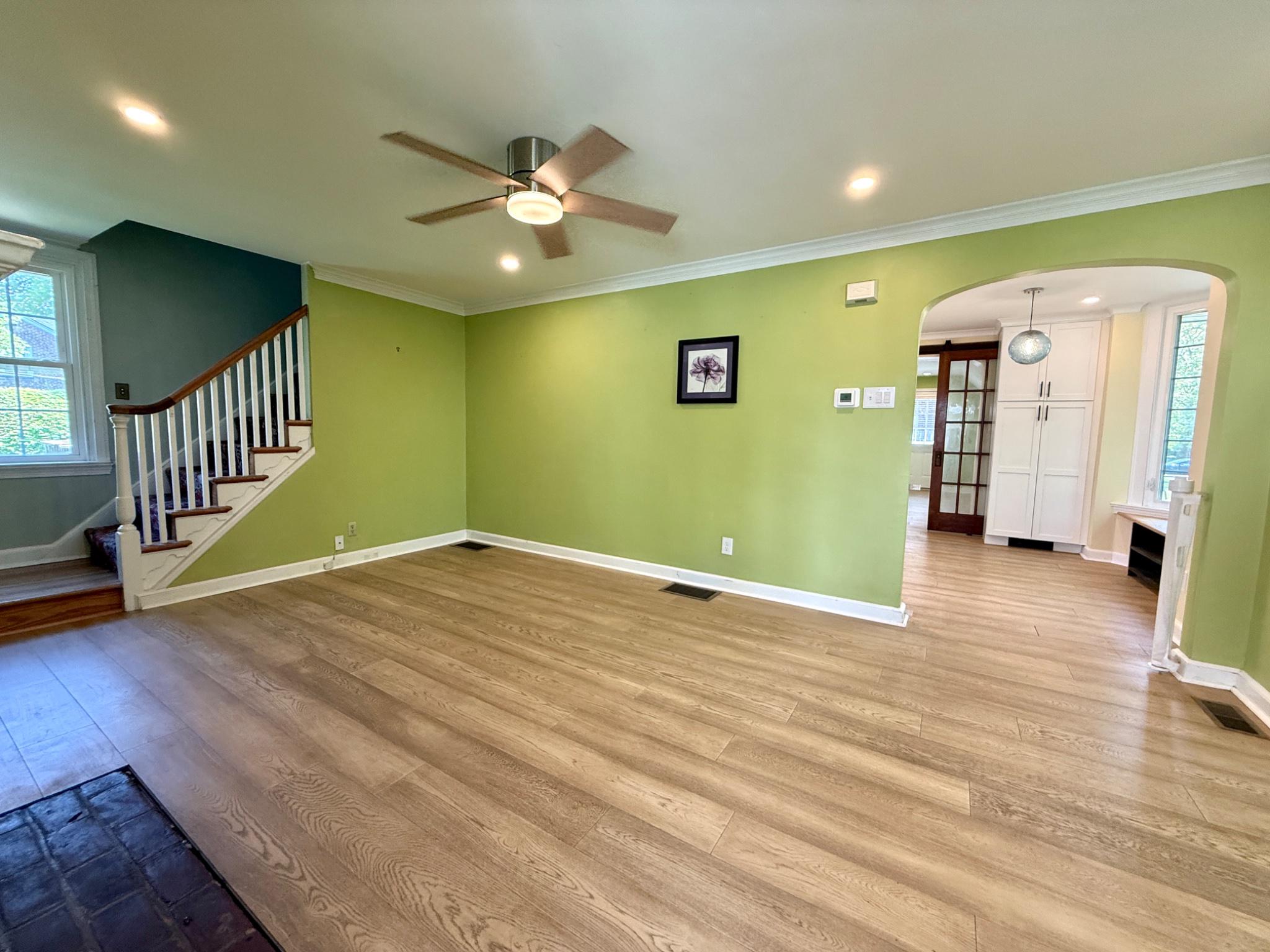 418 East Country Club Lane Wallingford, PA 19086 - Photo 12 of 59 Living room