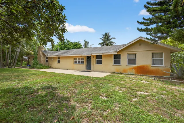 a view of a house with a outdoor space