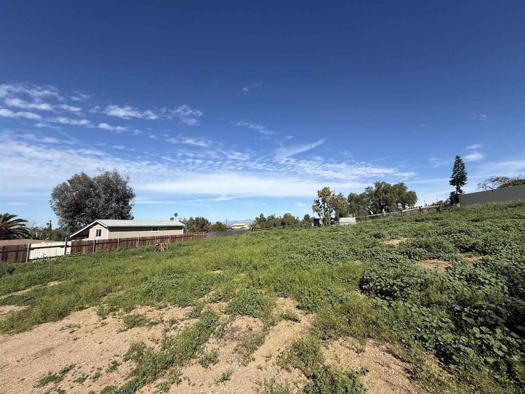 2055 Riviera Drive Vista, CA 92084 - Photo 5 of 10