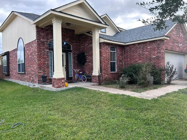 $305,000 | 10156 China Creek Drive, Waco, TX 76708