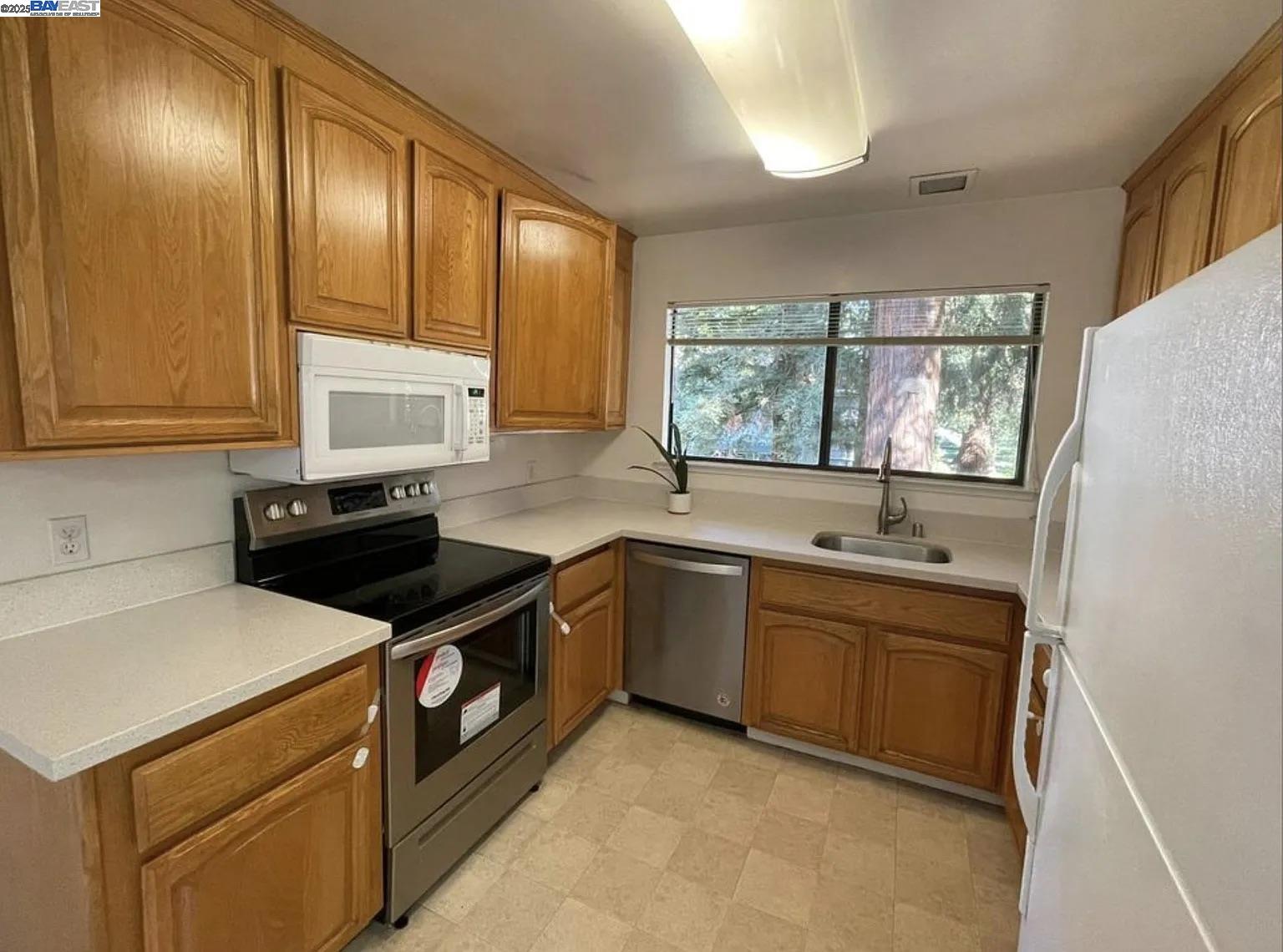 4071 Murray Common Fremont, CA 94538 - Photo 3 of 15