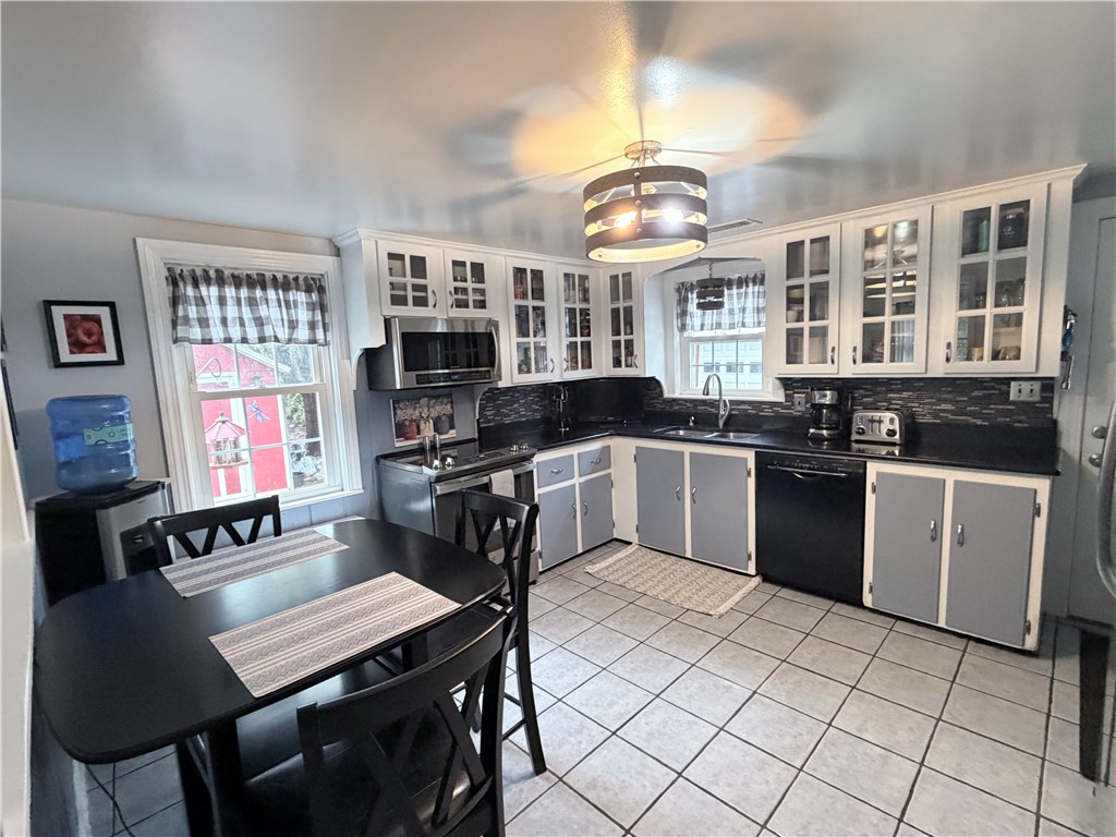 3454 Diamond Hill Road Cumberland, RI 02864 - Photo 14 of 46