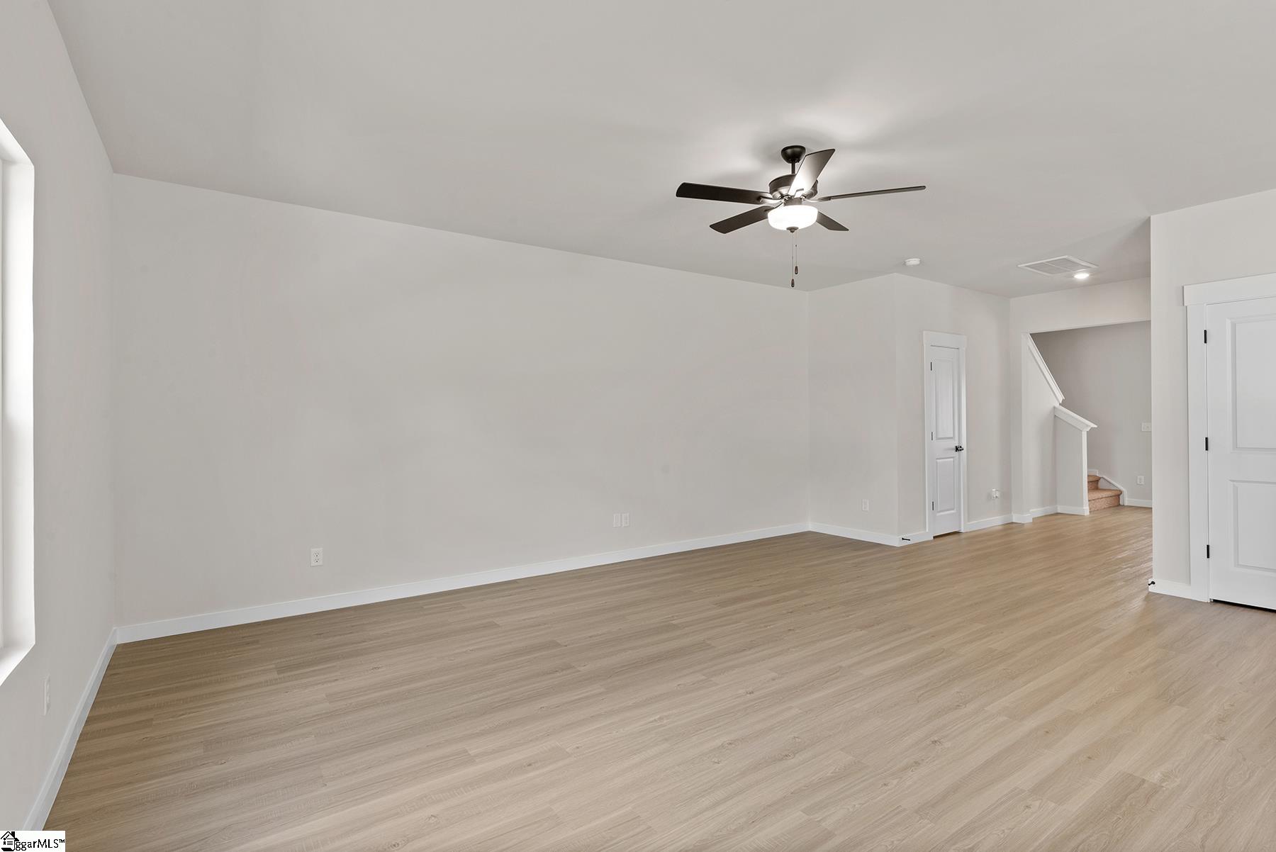 1237 Crested Iris Street Moore, SC 29369 - Photo 2 of 20