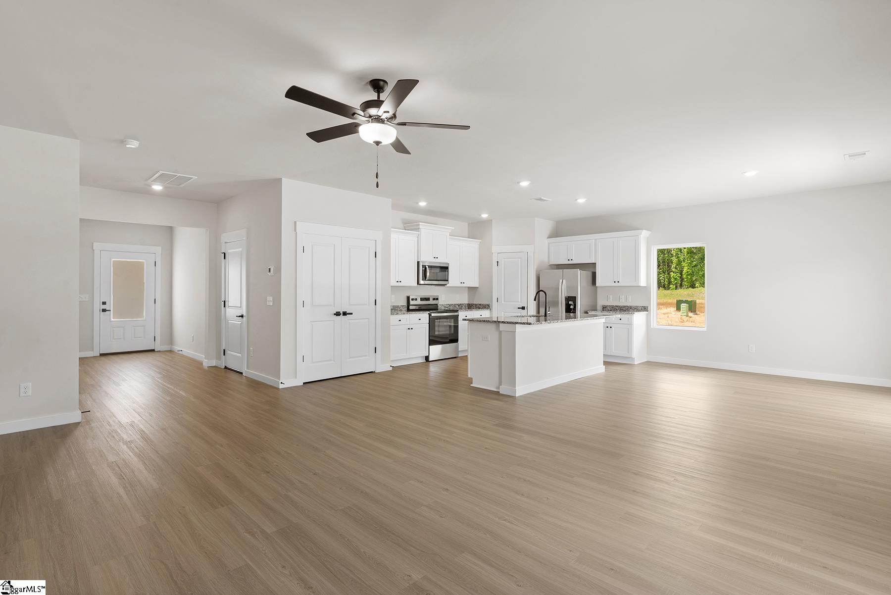 1237 Crested Iris Street Moore, SC 29369 - Photo 4 of 20