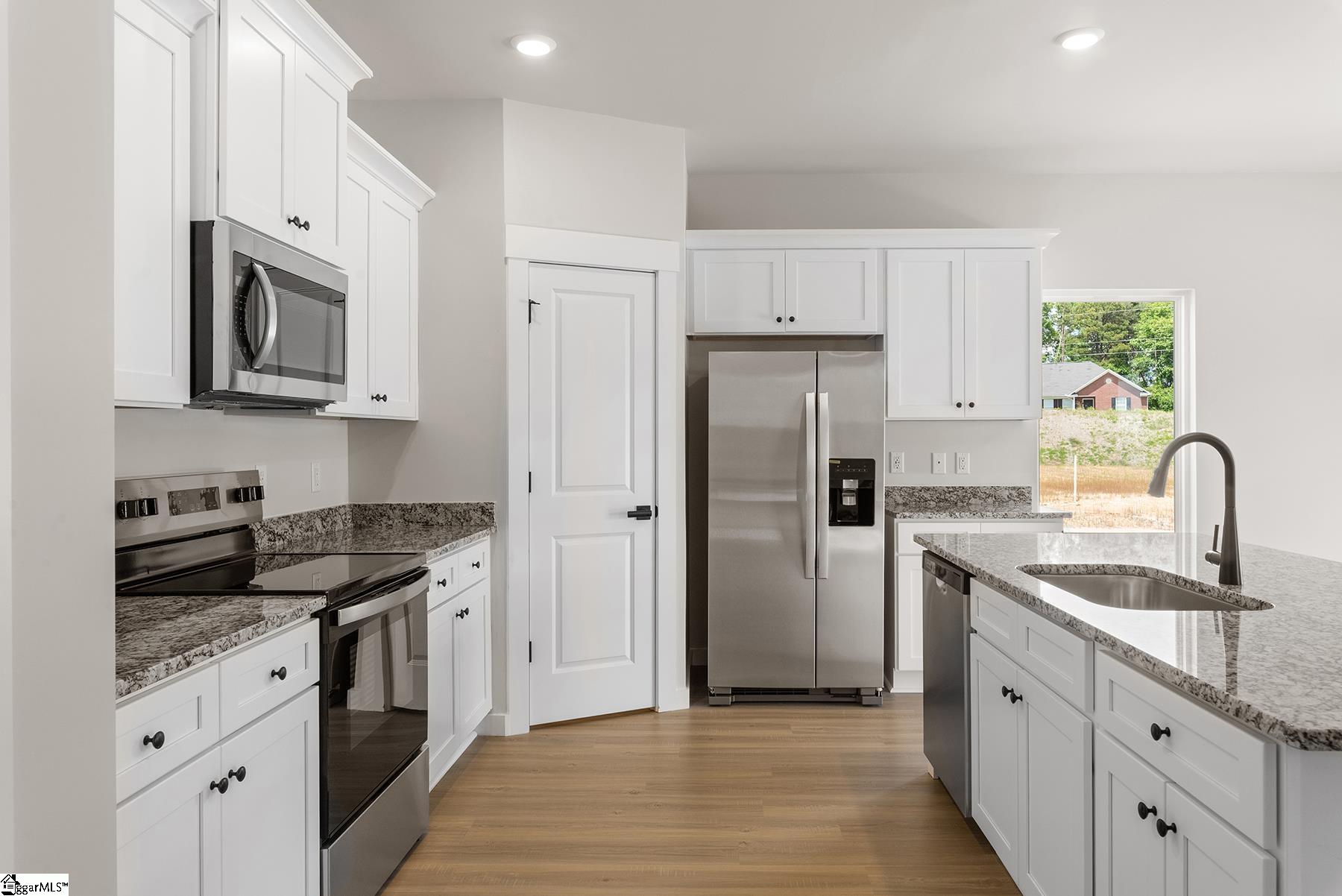 1237 Crested Iris Street Moore, SC 29369 - Photo 6 of 20