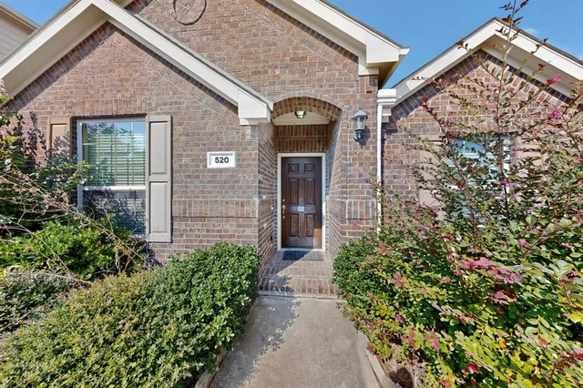 $1,950 | 520 Cheyenne Drive, Aubrey, TX 76227