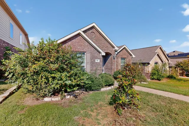 $1,950 | 520 Cheyenne Drive, Aubrey, TX 76227