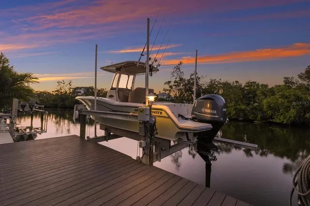 $2,900,000 | 238 Island Circle, Sarasota, FL 34242