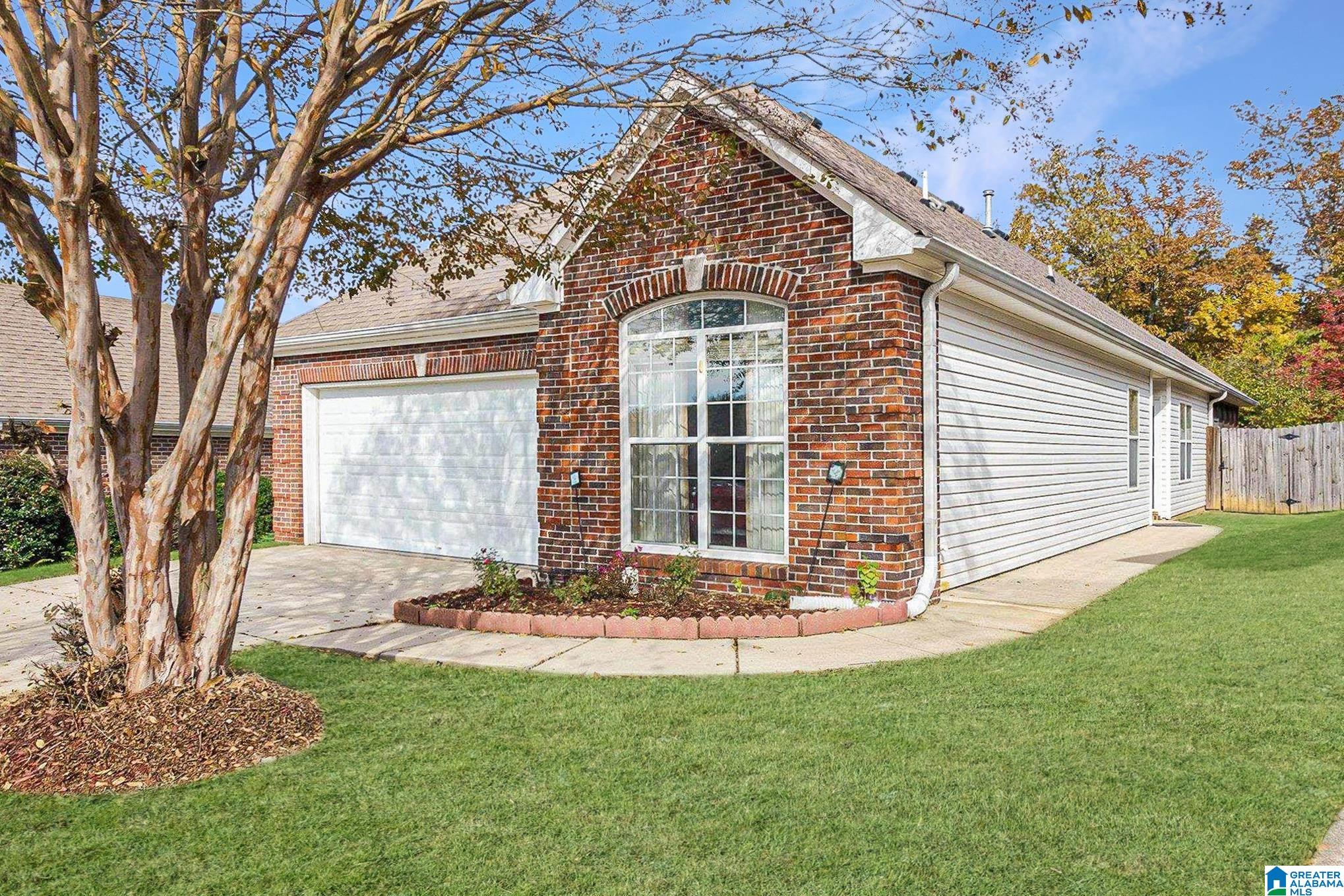 281 High Ridge Drive Pelham, AL 35124 - Photo 2 of 21