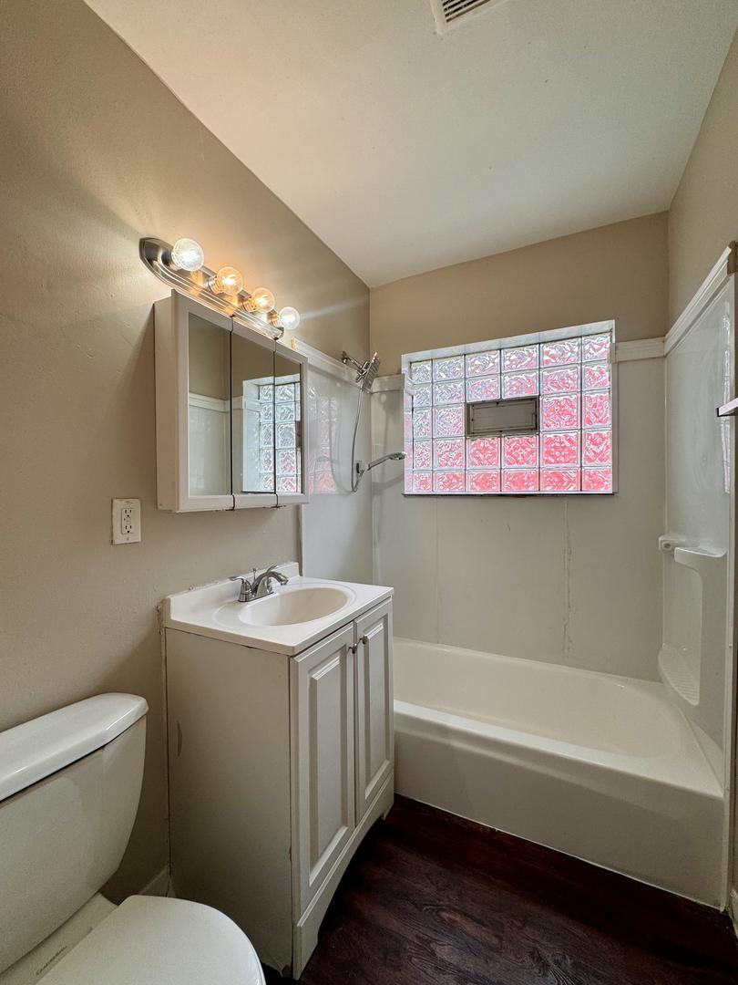 310 155th Place Calumet City, IL 60409 - Photo 14 of 24