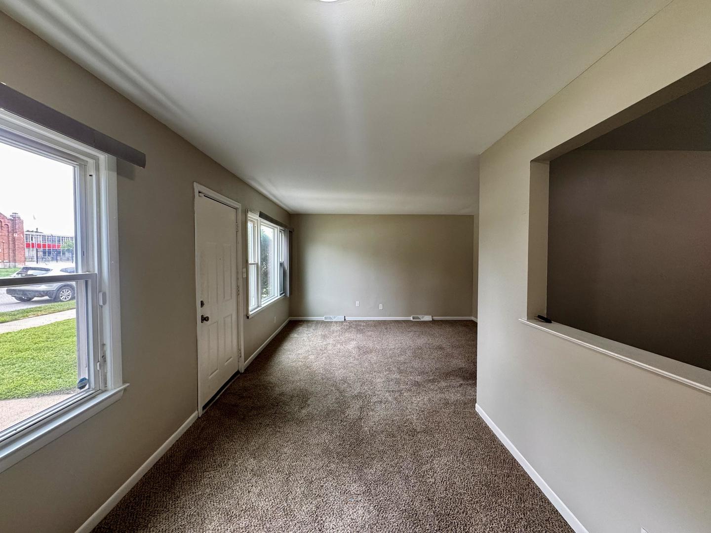 310 155th Place Calumet City, IL 60409 - Photo 3 of 24