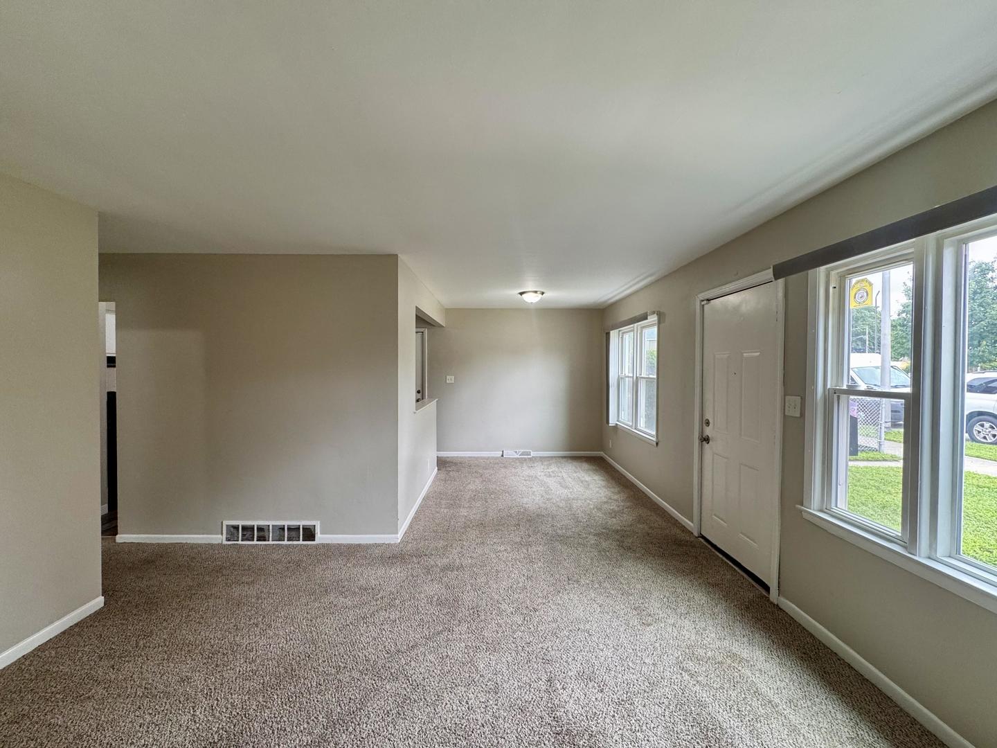 310 155th Place Calumet City, IL 60409 - Photo 6 of 24