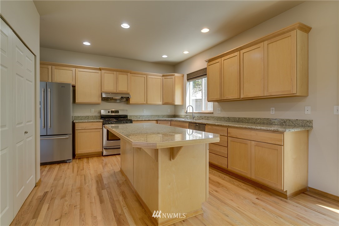 16101 40th Drive Southeast Bothell, WA 98012 - Photo 3 of 21 Gallery Image 3