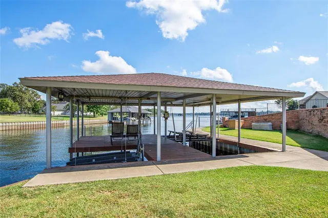 $949,000 | 180 Surls Drive, Mabank, TX 75156