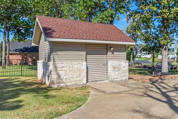 $949,000 | 180 Surls Drive, Mabank, TX 75156