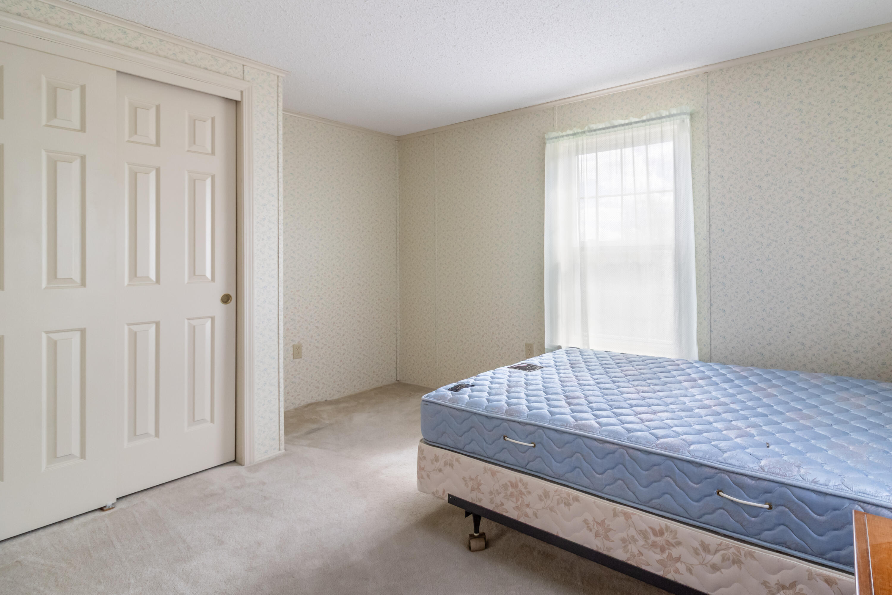 881 Toddy Pond Road Surry, ME 04684 - Photo 62 of 76 63-DG Toddy Pond Road 42325 Interiors-26