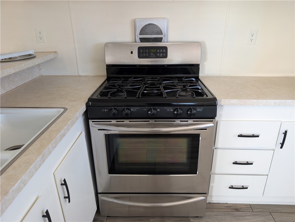 15940 Stoddard Wells Road, Unit 82 Victorville, CA 92395 - Photo 10 of 24