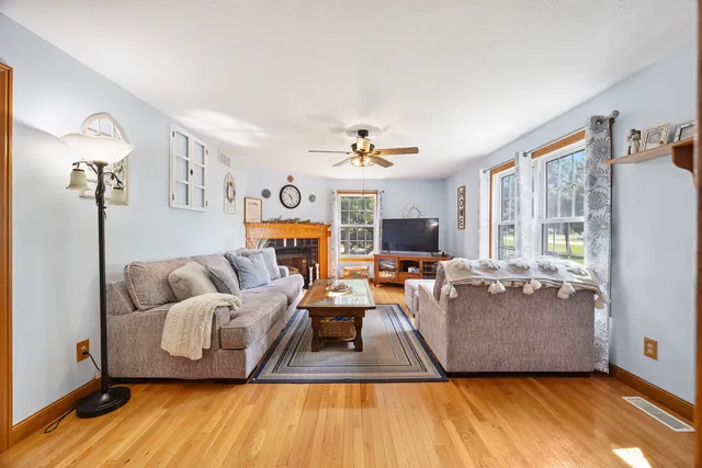 $299,500 | 417 Sunset Drive, Colfax, IL 61728