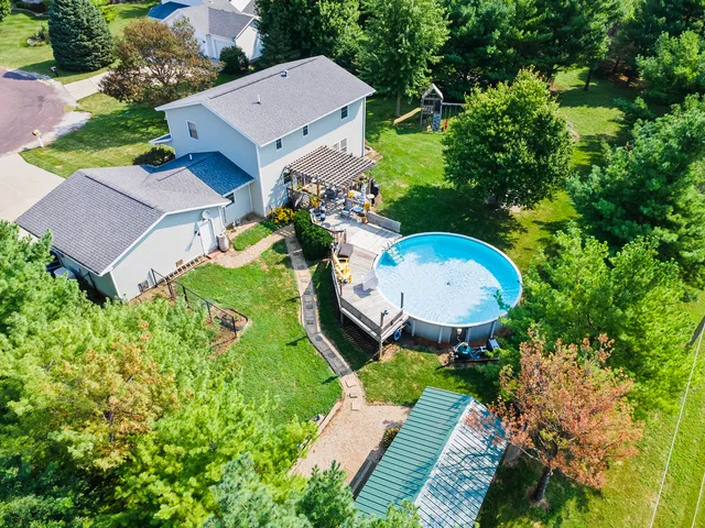 $299,500 | 417 Sunset Drive, Colfax, IL 61728