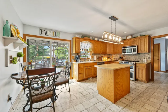 $299,500 | 417 Sunset Drive, Colfax, IL 61728