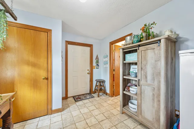 $299,500 | 417 Sunset Drive, Colfax, IL 61728