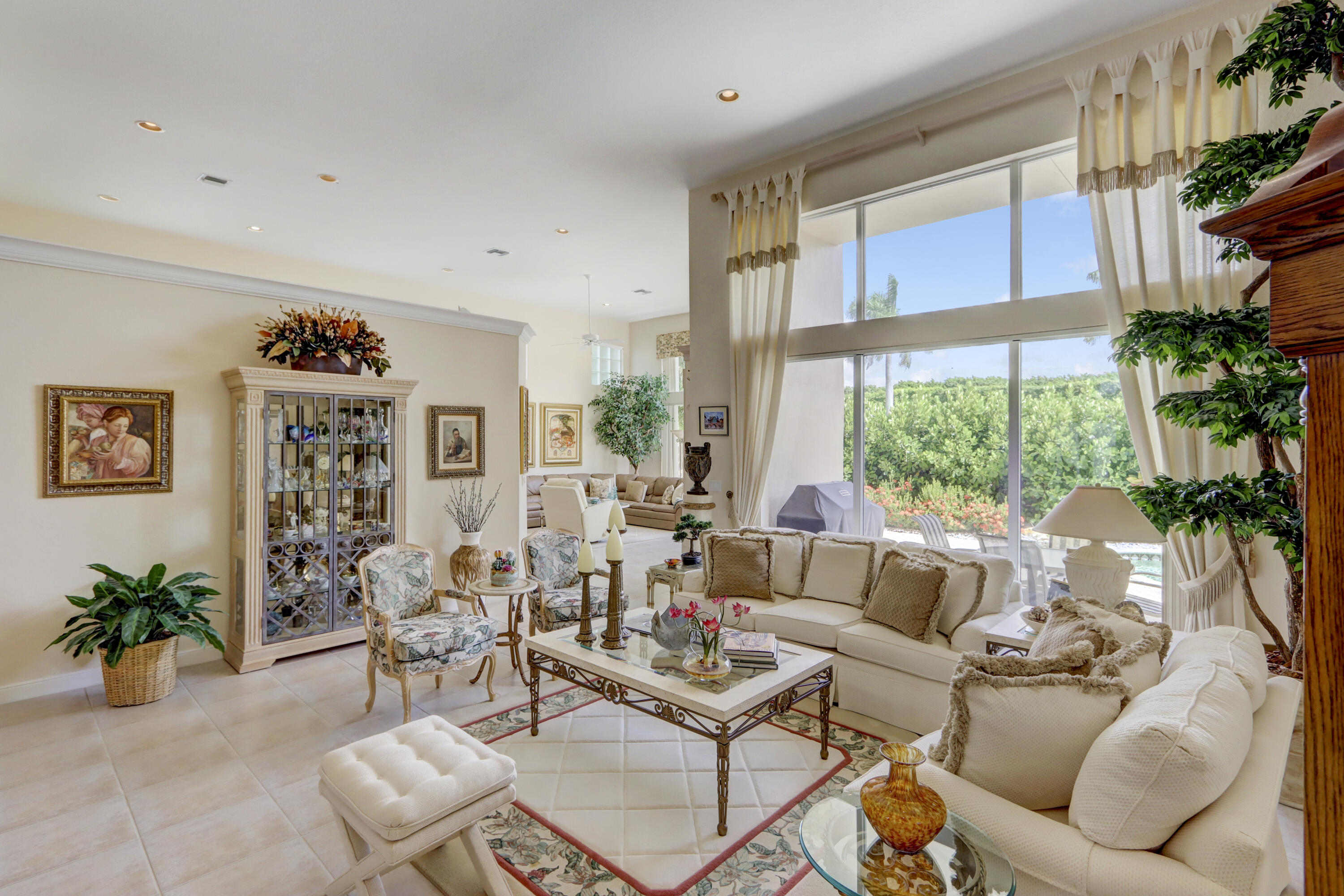 6553 Somerset Circle Boca Raton, FL 33496 - Photo 4 of 22 Living Room - 2