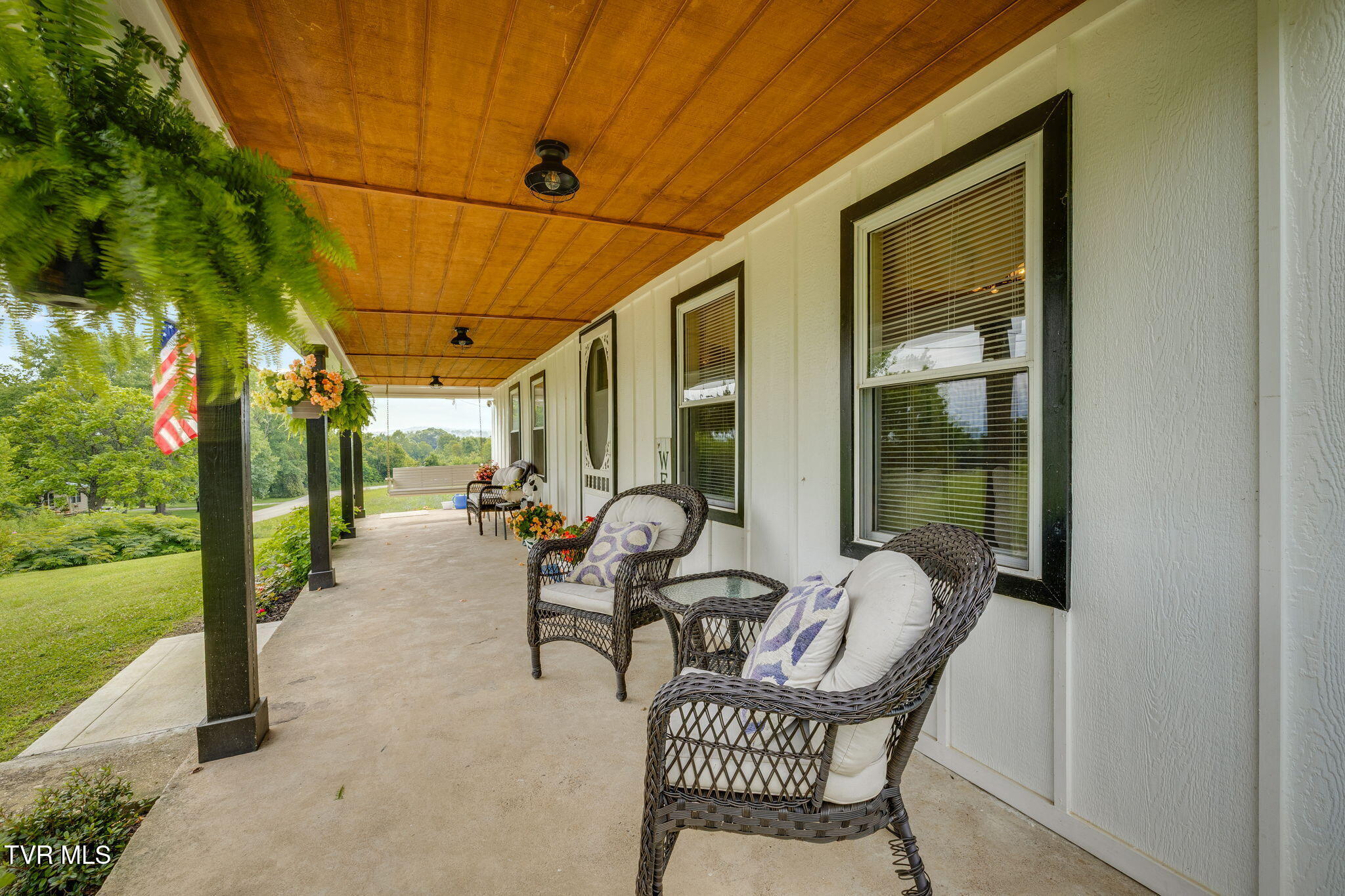 1655 Kenneytown Road Greeneville, TN 37745 - Photo 6 of 59 005