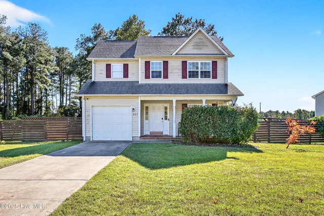 $275,197 | 203 Reef Lane, Richlands, NC 28574