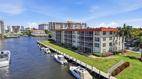 $529,000 | 3180 Northeast 48th Court, Unit 215, Lighthouse Point, FL 33064
