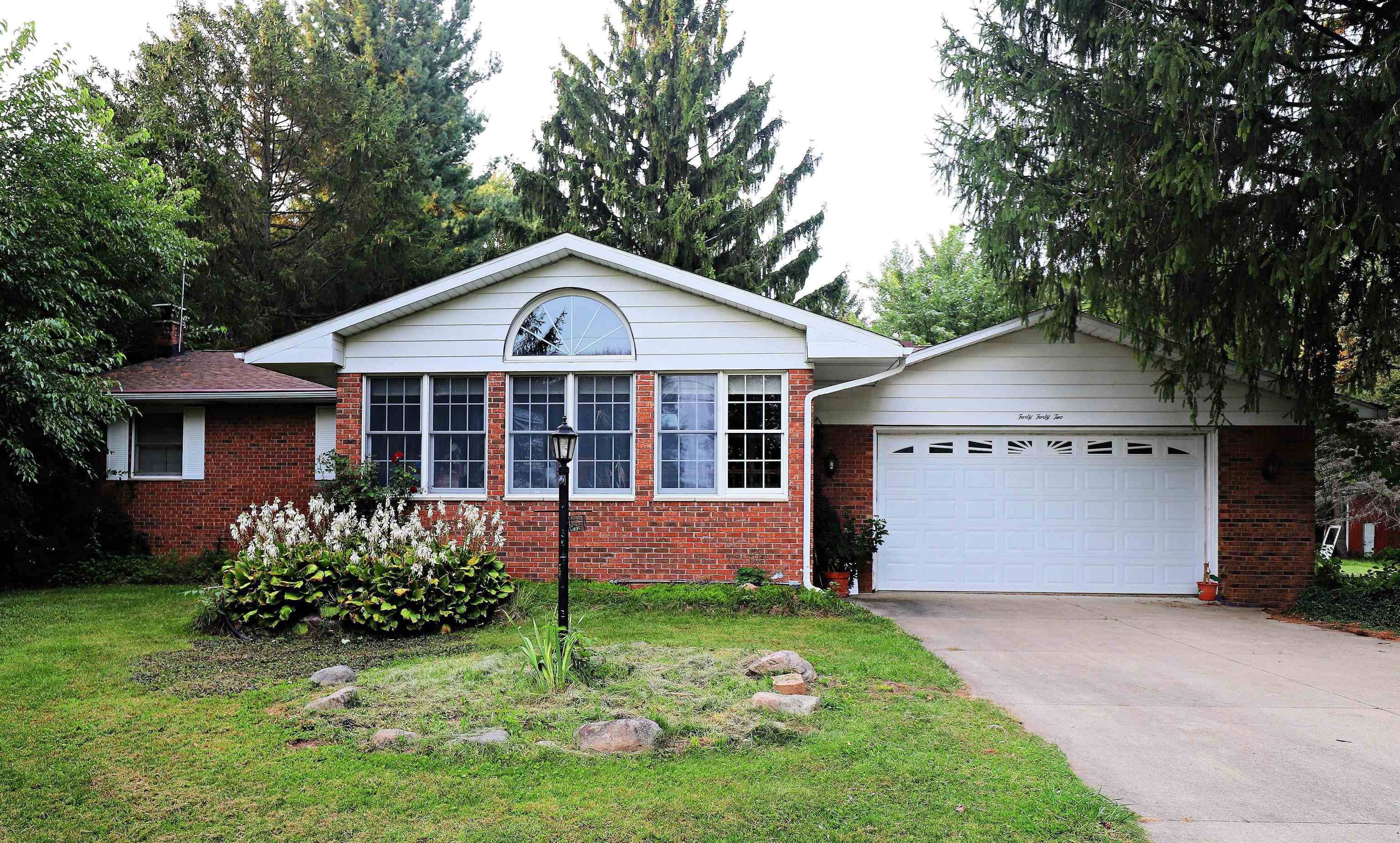 4042 West Farrand Road Clio, MI 48420 - Photo 1 of 33
