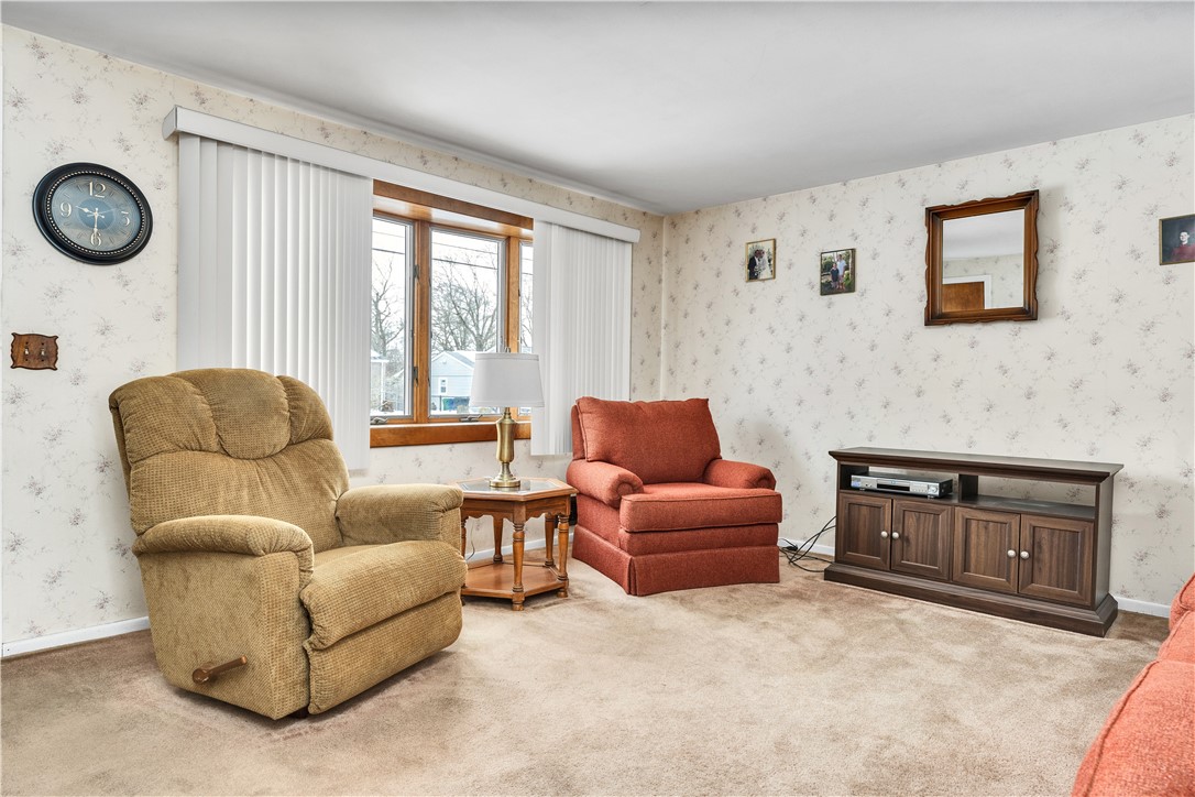 22 Hagerstown Road Warwick, RI 02886 - Photo 10 of 23