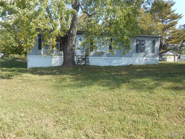 $28,900 | 412 North Sullivan Avenue, Pinckneyville, IL 62274
