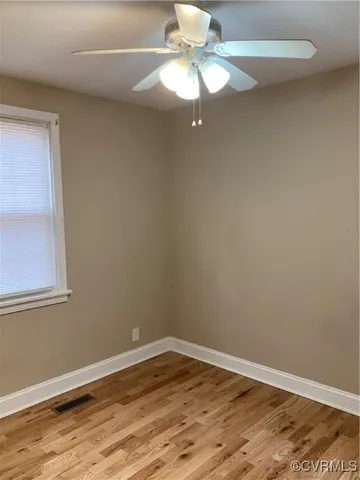 a view of empty room with window