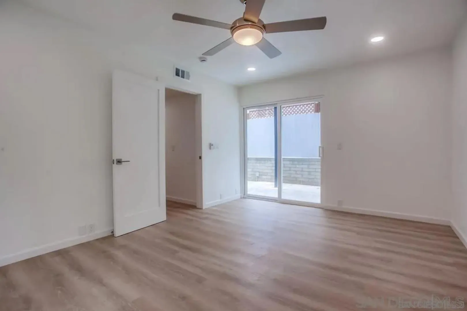 743 Bonair Way, Unit B La Jolla, CA 92037 - Photo 4 of 16